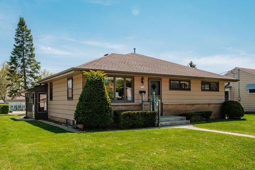 5525 W Leroy Avenue, Milwaukee, WI, 53220 | Card Image