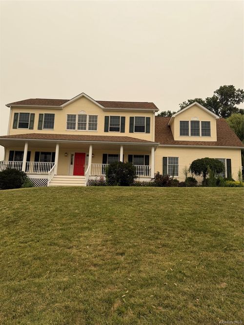 5 Gualtiere Ln, Ossining, NY, 10562-2419 | Card Image