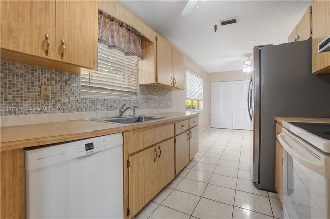 0 - 2917 Mckinley St, House other with 3 bedrooms, 2 bathrooms and null parking in Hollywood FL | Image 7