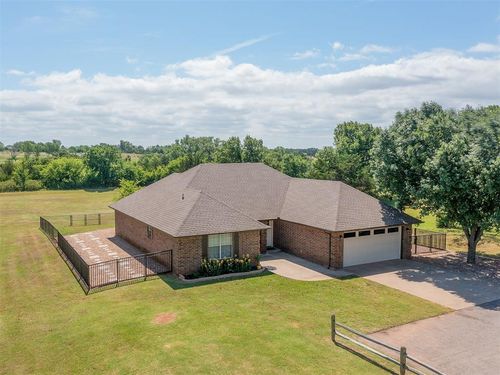 2120 Flamingo Dr, Blanchard, OK, 73010-8977 | Card Image