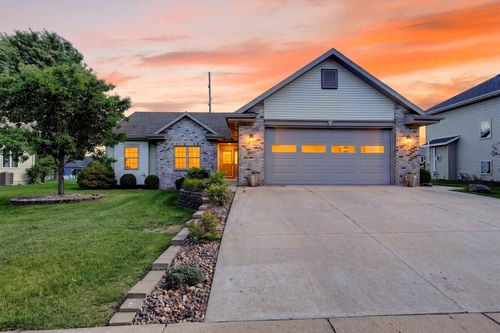 2017 W Milwaukee Street, STOUGHTON, WI, 53589 | Card Image