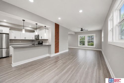 2711 Sumner St, Lincoln, NE, 68502-3139 | Card Image