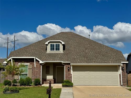 11127 S Cleveland St, Jenks, OK, 74037-6201 | Card Image