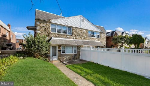 8127 Langdon St, Philadelphia, PA, 19152-2262 | Card Image