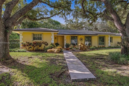 8100 Sw 155th St, Palmetto Bay, FL, 33157-2239 | Card Image