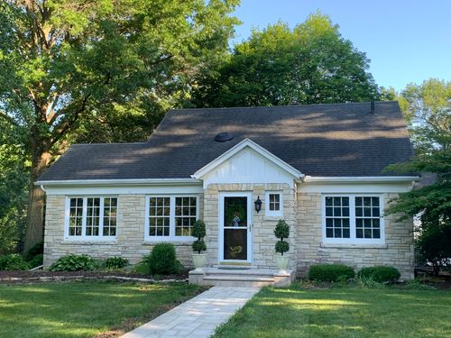 1095 Woodside Dr, Freeport, IL, 61032-6717 | Card Image