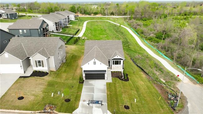 2437 Nw Sunnyvale Ct, House other with 3 bedrooms, 2 bathrooms and null parking in Blue Springs MO | Image 16