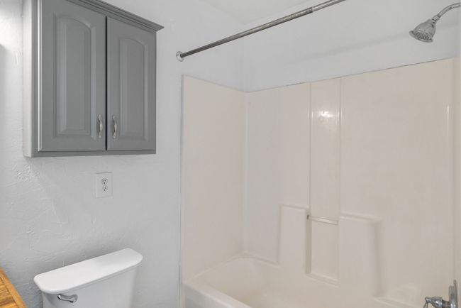 Full bath with toilet and shower / washtub combination | Image 19