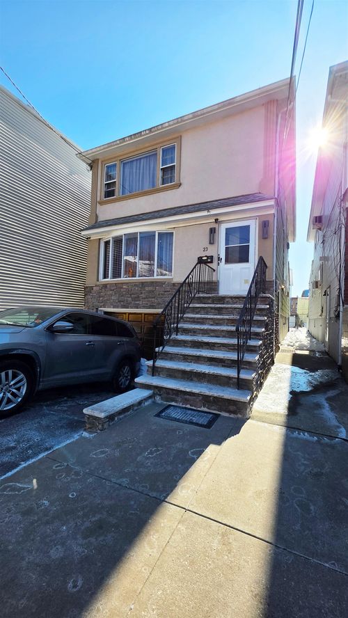 apt-2-23 Hamilton St, Harrison, NJ, 07029-3018 | Card Image