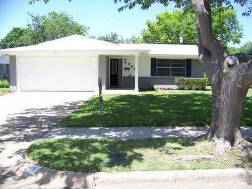 908 Wateka Way, Richardson, TX, 75080-4015 | Card Image