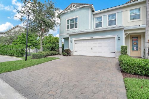 1494 Silk Oak Dr, Hollywood, FL, 33021-1409 | Card Image