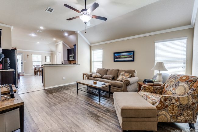 129 Buckskin Way, House other with 3 bedrooms, 5 bathrooms and null parking in Cibolo TX | Image 4