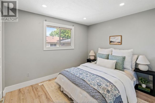 1361 Isabelle Pl, Home with 5 bedrooms, 2 bathrooms and null parking in Windsor ON | Image 29