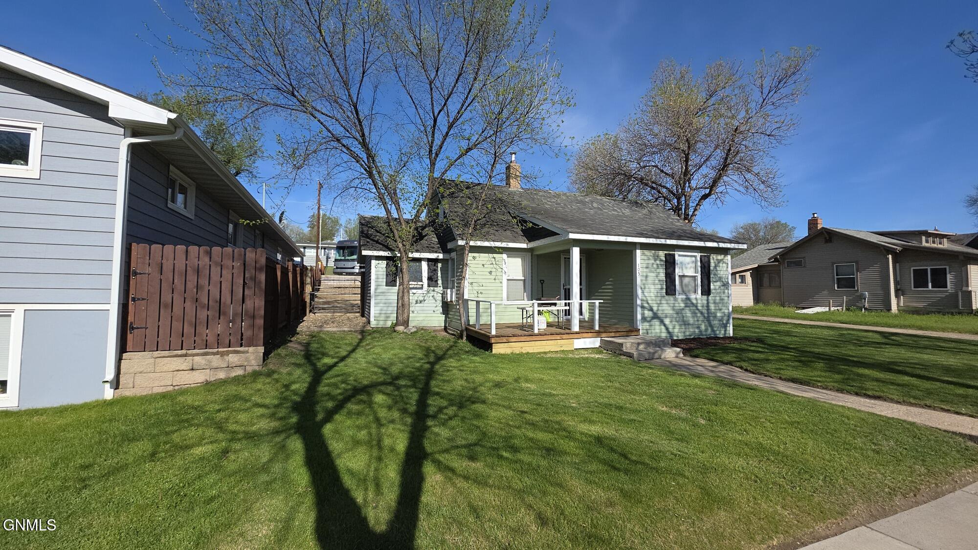 Residential in Watford City 2