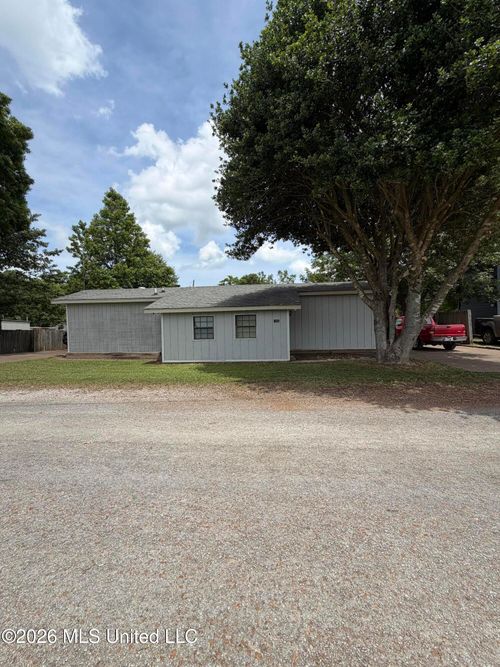 1022 Riverview Rd, Sardis, MS, 38666-5553 | Card Image