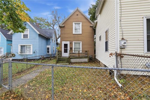 106 Cottage St, Rochester, NY, 14608-2915 | Card Image