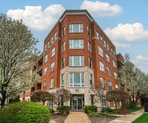 202-900 Lee St, Des Plaines, IL, 60016-6581 | Card Image