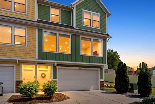 370 W Knights Ln, Layton, UT, 84041-6501 | Card Image