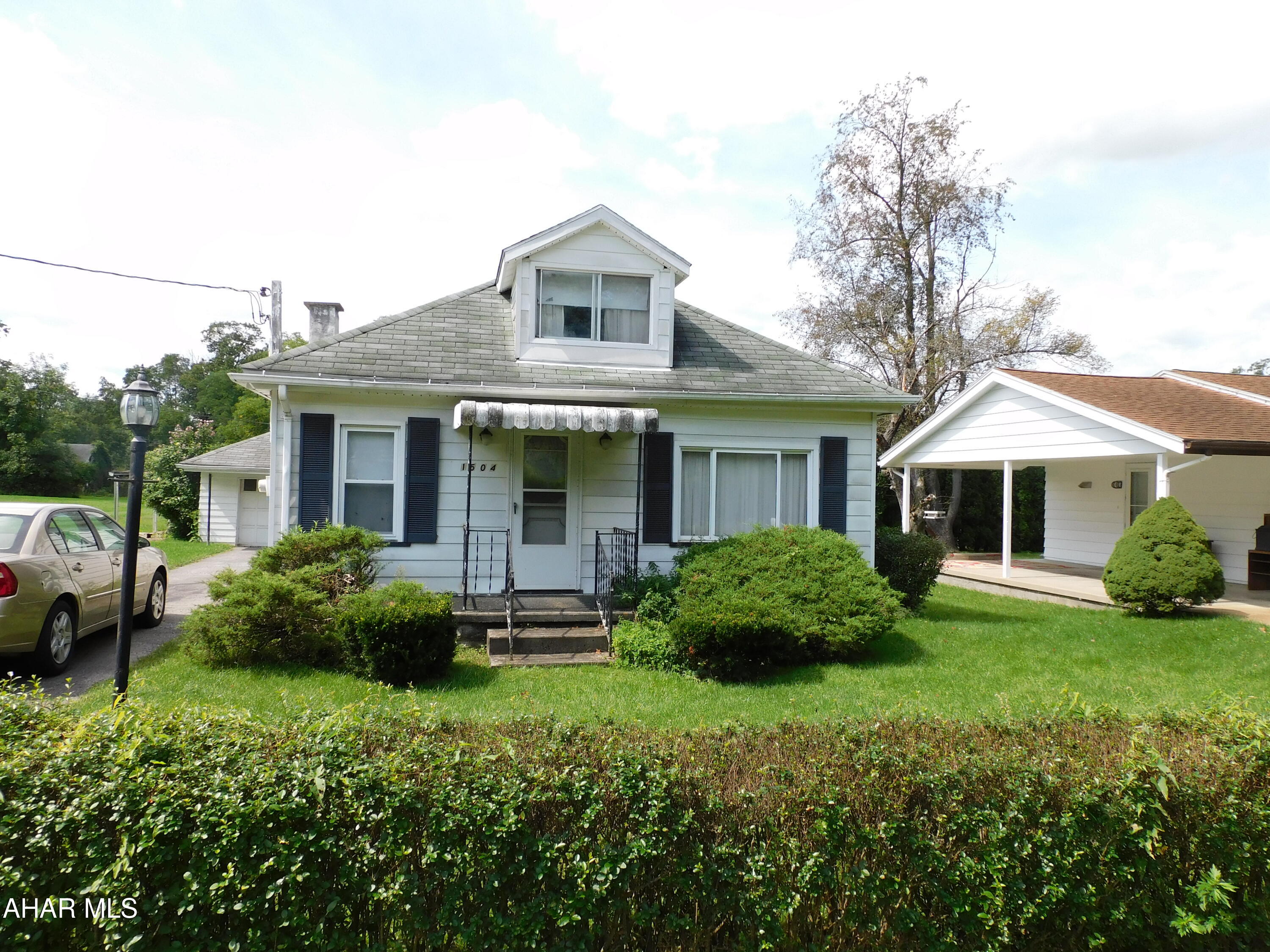 1504 Princeton Rd, For Sale in Altoona - eXp Realty