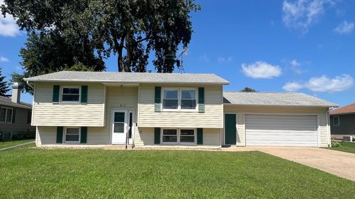 613 W Wilson Street, New Hampton, IA, 50659 | Card Image