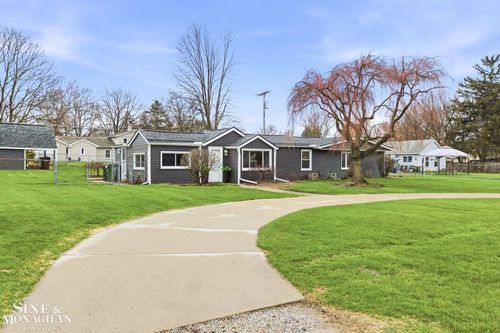 47811 Frederick Rd, Shelby Township, MI, 48317-2817 | Card Image