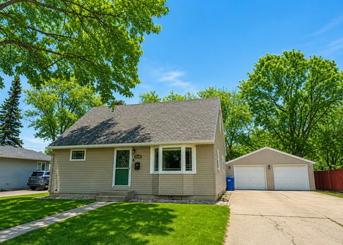 1810 15th St S, Fargo, ND, 58103-4817 | Card Image