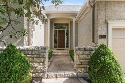 5614 W 131st Ter, Leawood, KS, 66209-2925 | Card Image