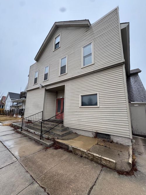 1729 S 12th St St, Sheboygan, WI, 53081 | Card Image