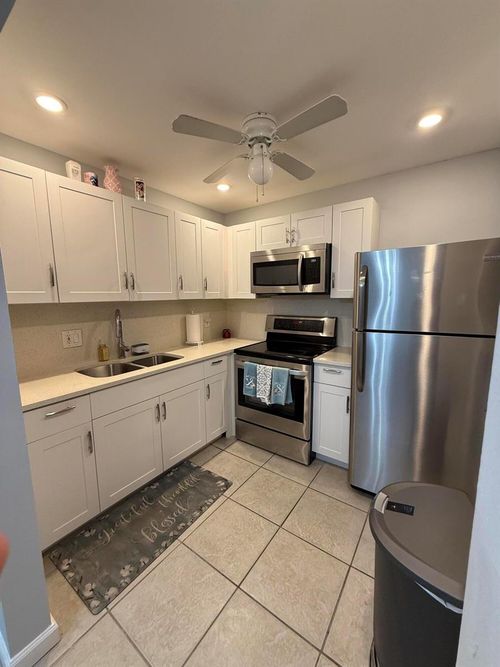 218-200 Village Green E, Palm Springs, FL, 33461 | Card Image