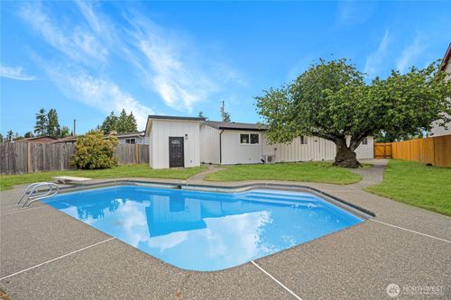 17225 35th Ave S, SeaTac, WA, 98188-3600 | Card Image