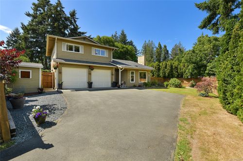 7236 Seamount Close, Central Saanich, BC, V8M1M5 | Card Image