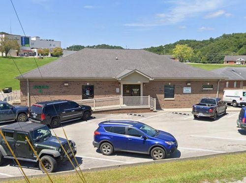 485 Memorial Dr, Manchester, KY, 40962-9111 | Card Image
