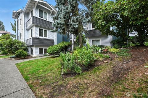 apt-c17-915 N 163rd St, Shoreline, WA, 98133-5676 | Card Image