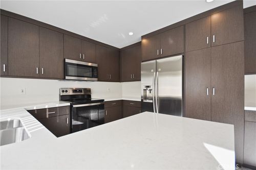 11 Dragonfly, Irvine, CA, 92604-2846 | Card Image