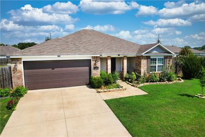 1256 S Splash Drive, House other with 4 bedrooms, 2 bathrooms and null parking in Fayetteville AR | Image 2