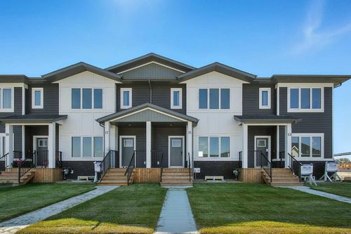 15 Gray Close, Sylvan Lake, AB, T4S0W4 | Card Image