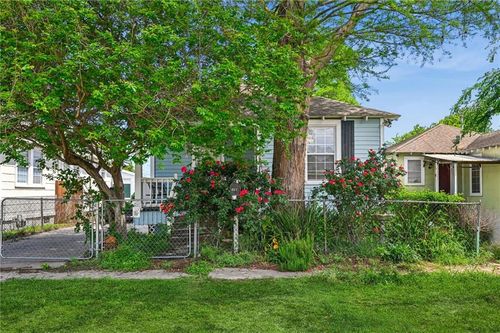 527 Grefer Ave, Harvey, LA, 70058-4136 | Card Image