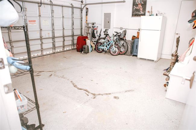10919 Nw 67 Th Ter, House other with 4 bedrooms, 3 bathrooms and null parking in Doral FL | Image 48