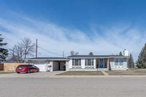 2898 Dunmore Rd Se, Medicine Hat, AB, T1A2A5 | Card Image