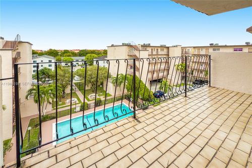 apt-412-1950 W 54th St, Hialeah, FL, 33012-2114 | Card Image