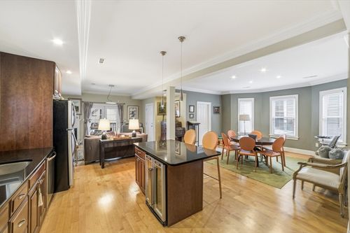 2-5 Mount Vernon St, Boston, MA, 02125-1789 | Card Image