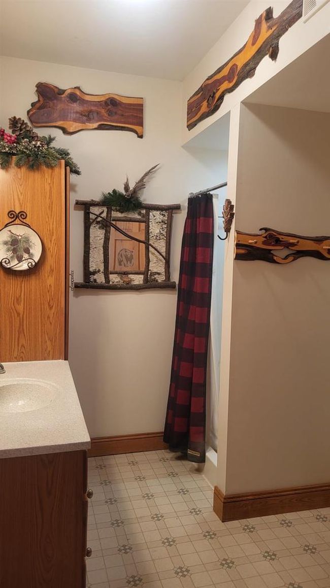 W8310 Meyer Ln, House other with 5 bedrooms, 6 bathrooms and null parking in Crivitz WI | Image 26