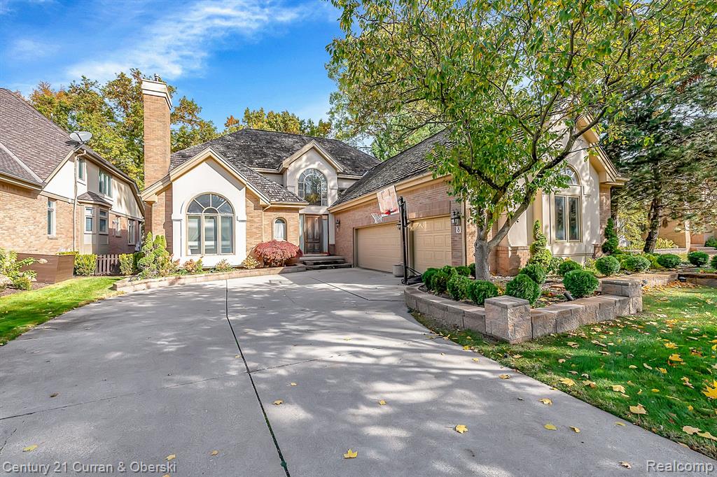 Gleneagles Ct, Dearborn, MI 48120