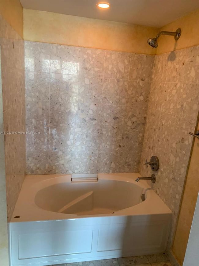 APT-2505 - 185 Sw 7 Th St, Condo with 1 bedrooms, 2 bathrooms and null parking in Miami FL | Image 15