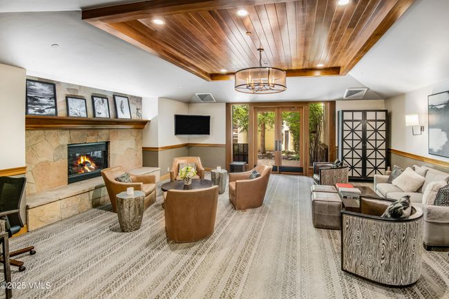 215216 - 684 W Lionshead Cir, Condo with 2 bedrooms, 2 bathrooms and null parking in Vail CO | Image 25