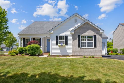 1253 Water Stone Cir, Wauconda, IL, 60084-1419 | Card Image