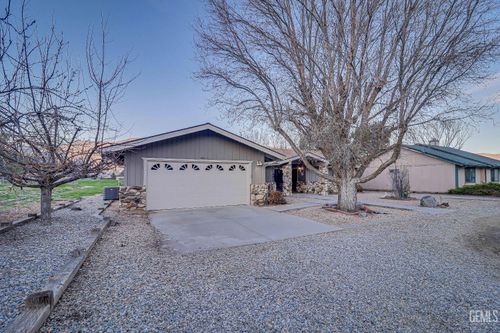30001 Jamaica Dunes Drive, Tehachapi, CA, 93561 | Card Image