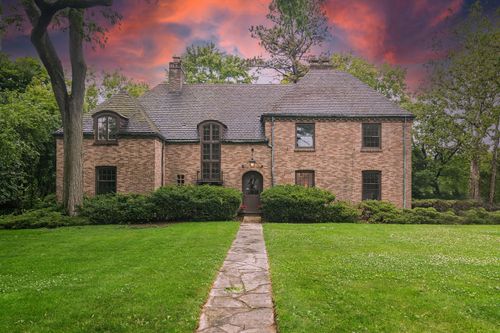 102 Pine Rd, Barrington, IL, 60010-3140 | Card Image