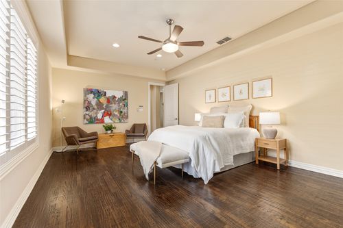 e-2811 Hood St, Dallas, TX, 75219-4807 | Card Image