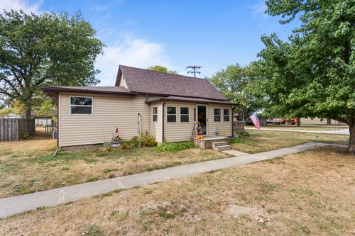 13 Willow St, Dewey, IL, 61840-9718 | Card Image